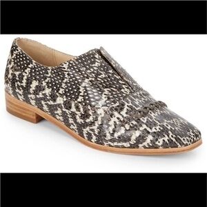NWOT Nicole Miller Artelier Stella Sabrina  Taupe Slip On Shoes
